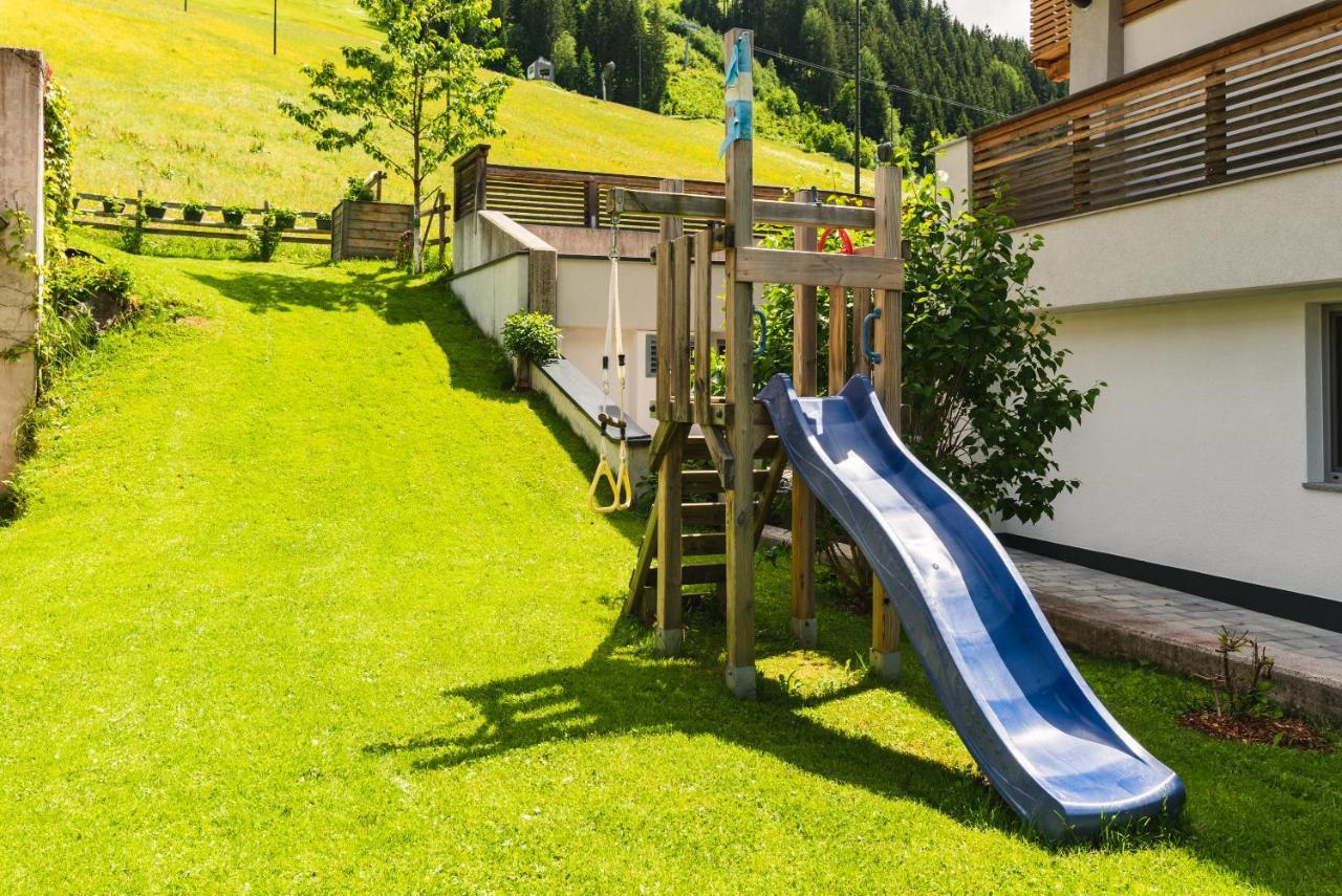 Haus Sabrina - Ferienwohnungen Saalbach-Hinterglemm Exterior photo
